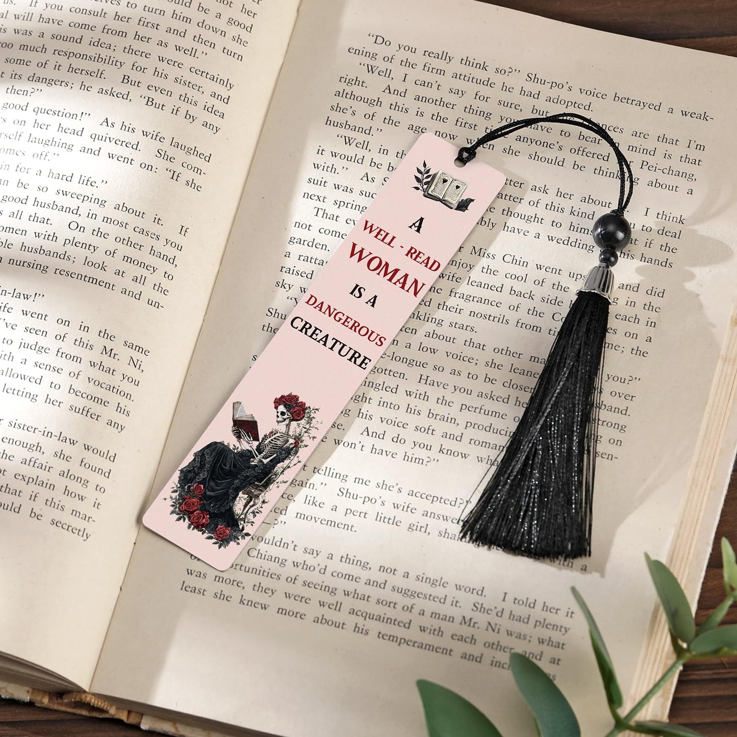 Berirexrion Dark Romance Merch Bookmark - Inspirational Reading List Book Mark Funny Personalized Unique Skeleton Rose Aesthetic Metal Page Maker Tassel Gift for Women Adults Bookish Bookworm Birthday
