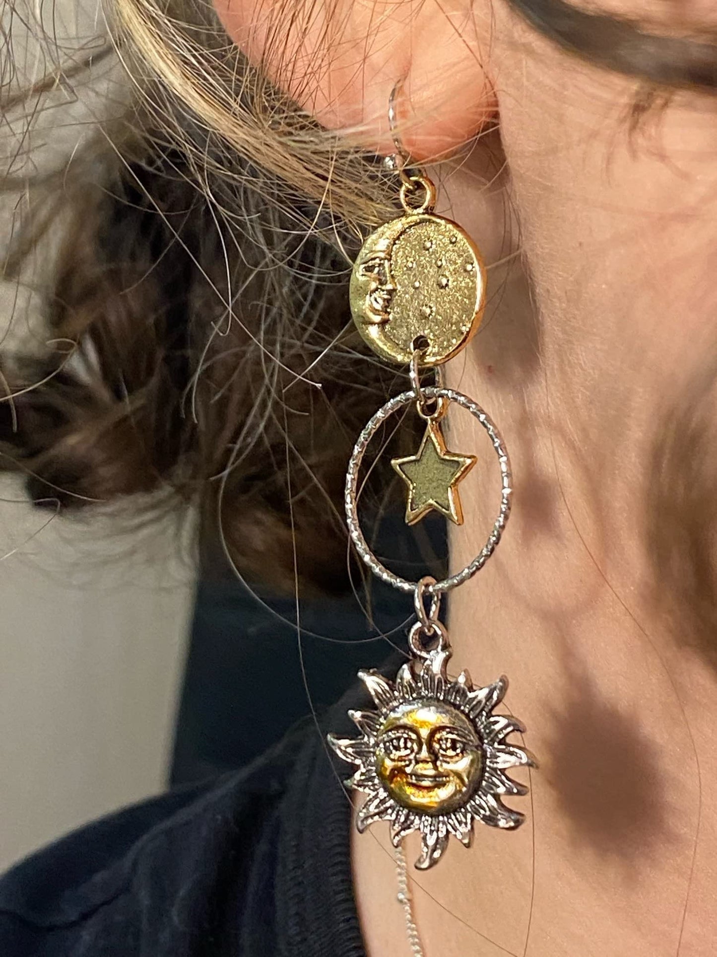 Vintage Sun Moon Star Dangle Earrings for Women, Greek Mythology Asymmetric Drop Earrings (Gold)